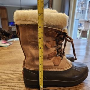 Sorel Alpine winter boots size 6